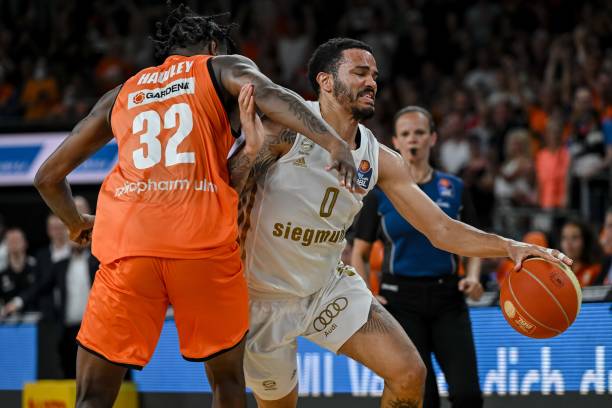 队陷入困境 队陷入困境